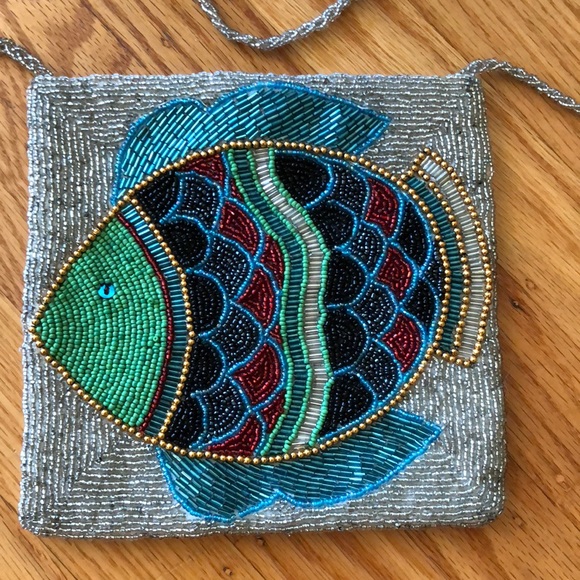 Vintage Handbags - 🐠 Multi-Colored Beaded Cross-Body Fish Purse NICE